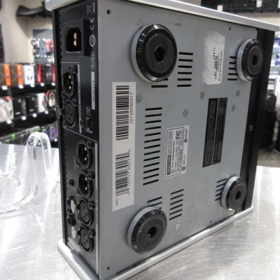 Tascam - UH-7000 3